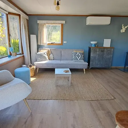 Waterlodge Met Waterfiets Op Monumentaal *