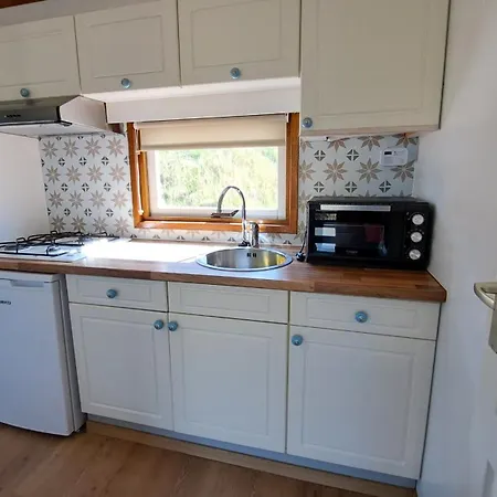 Waterlodge Met Waterfiets Op Monumentaal * Ooltgensplaat