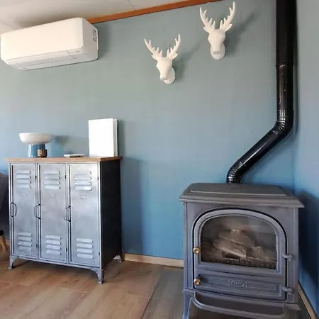 Chalé Waterlodge Met Waterfiets Op Monumentaal *