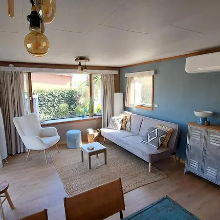 Waterlodge Met Waterfiets Op Monumentaal Chalé *