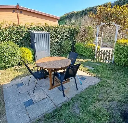 Waterlodge Met Waterfiets Op Monumentaal Ooltgensplaat