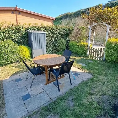 Waterlodge Met Waterfiets Op Monumentaal Ooltgensplaat