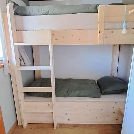 Waterlodge Met Waterfiets Op Monumentaal