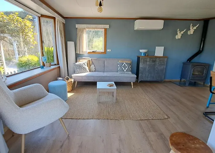 Waterlodge Met Waterfiets Op Monumentaal *